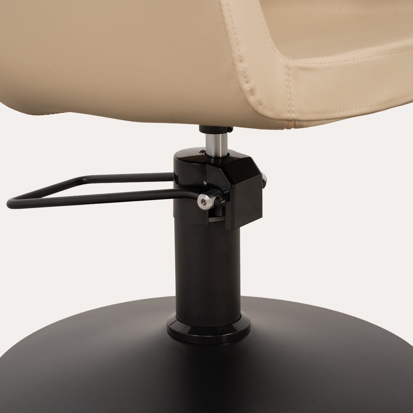 WHIM R Beige Styling Chair